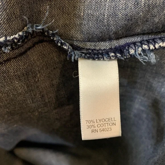 It has pockets! Denim BR shirt dress - Picture 4 of 8